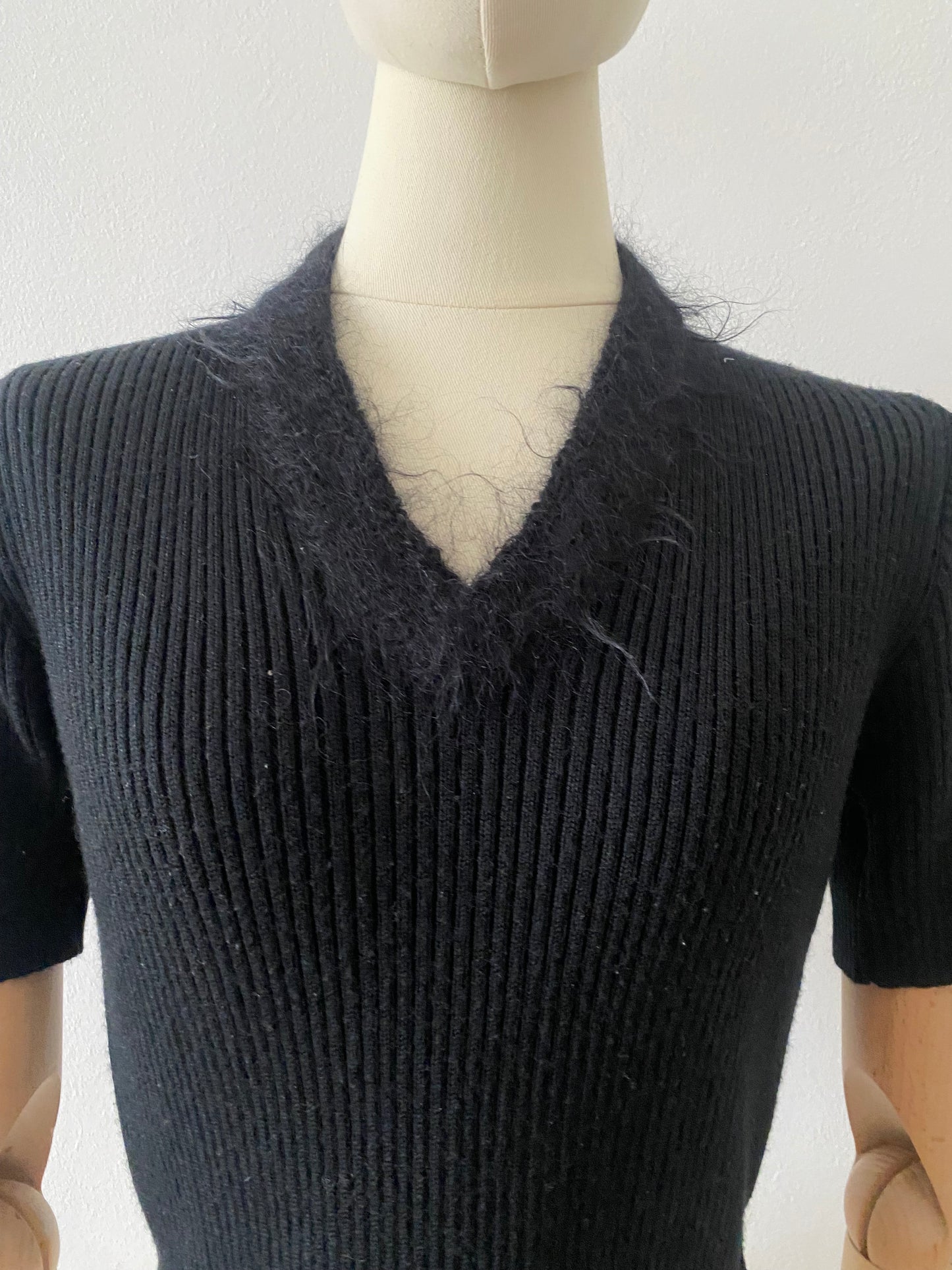 amaya arzuaga cropped cashmere & mohair blend knit